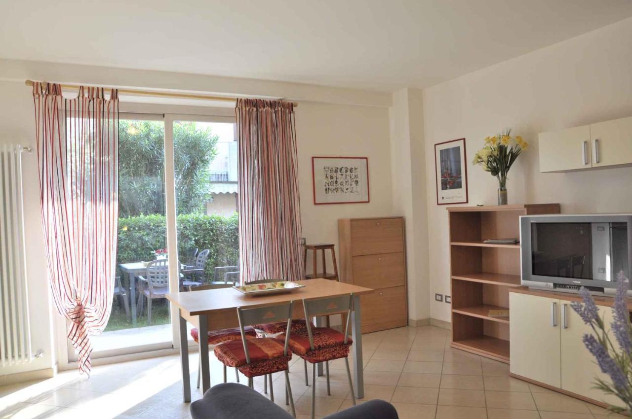 Apartments In Lazise - Gardasee 30250 Exteriör bild