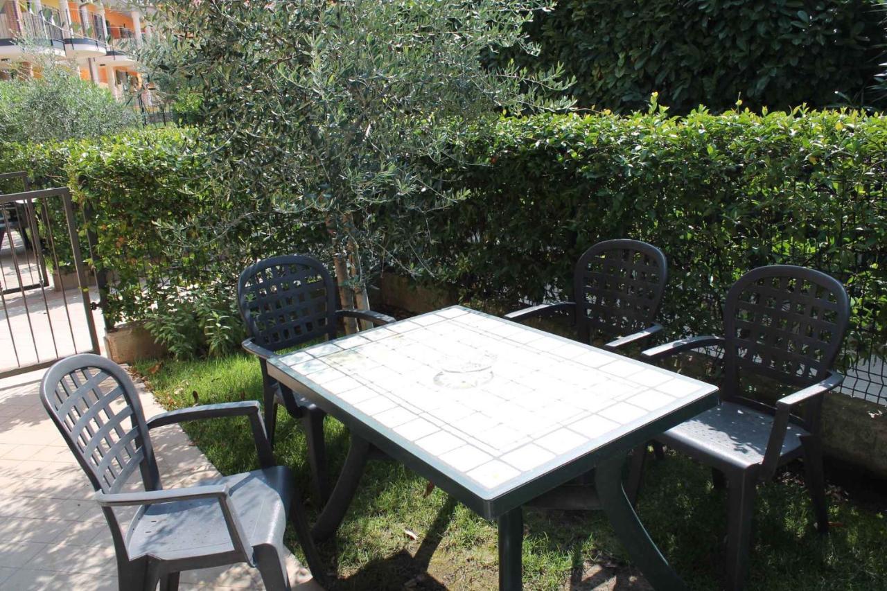 Apartments In Lazise - Gardasee 30250 Exteriör bild
